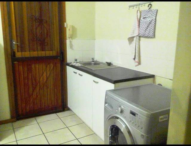 3 BEDROOM TOWNHOUSE RENTED IN HUMEWOOD
